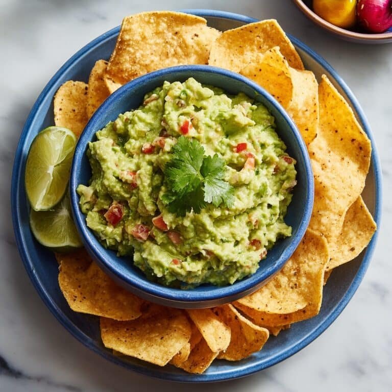 Creamy Homemade Guacamole with Crispy Chips Recipe